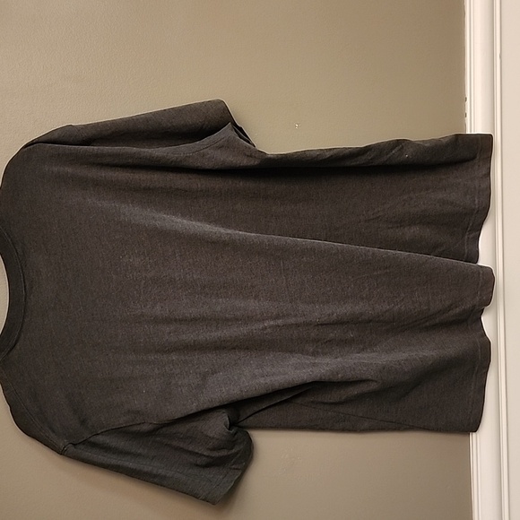 Eddie Bauer Men's Gray T-Shirt - Picture 4 of 9